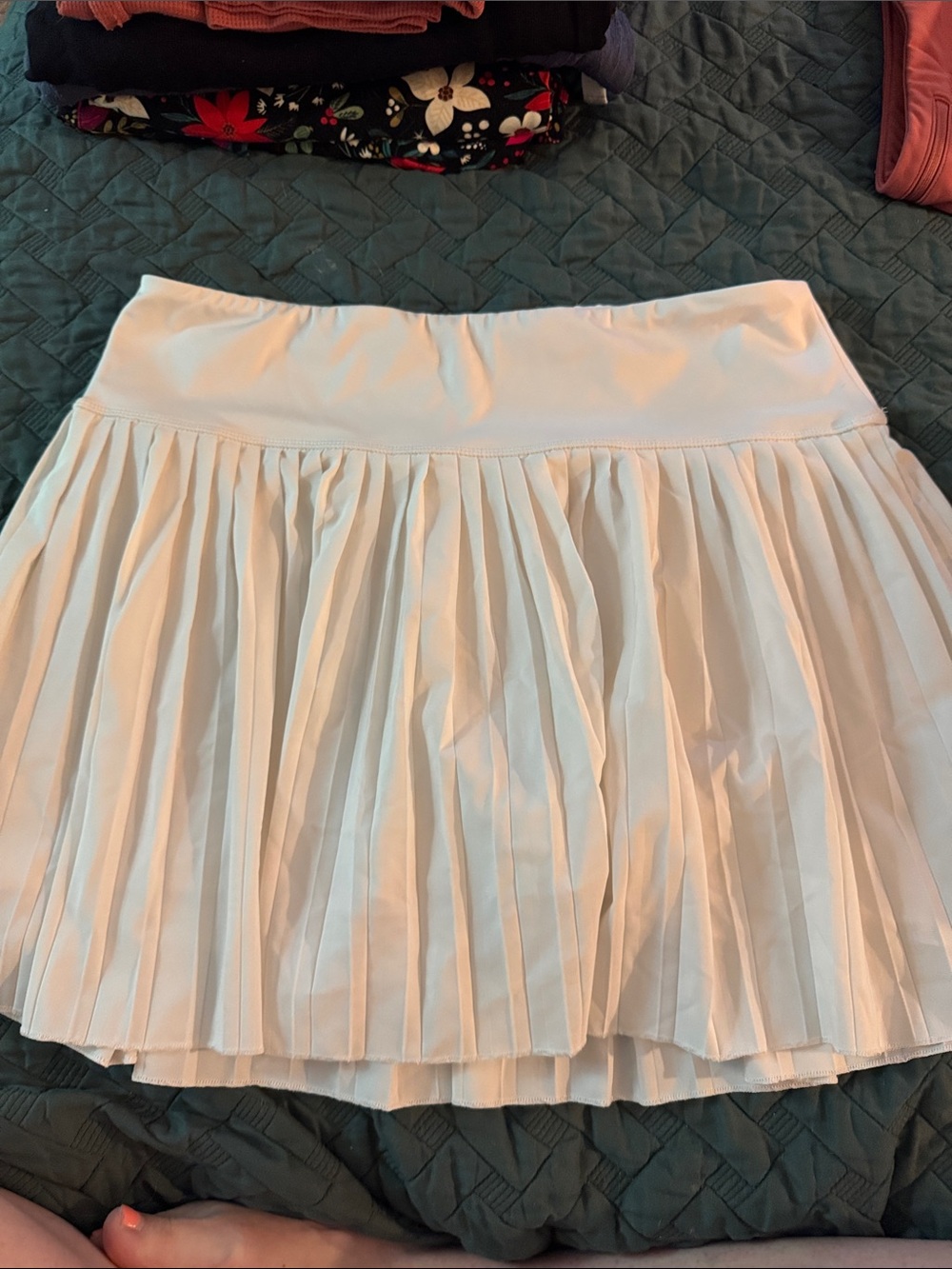 GAP White Pleated Skater Skirt